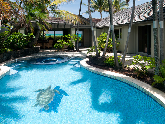Kailua beachfront home - sheltered pool and lanai